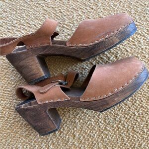 Brown Leather Women's Clogs